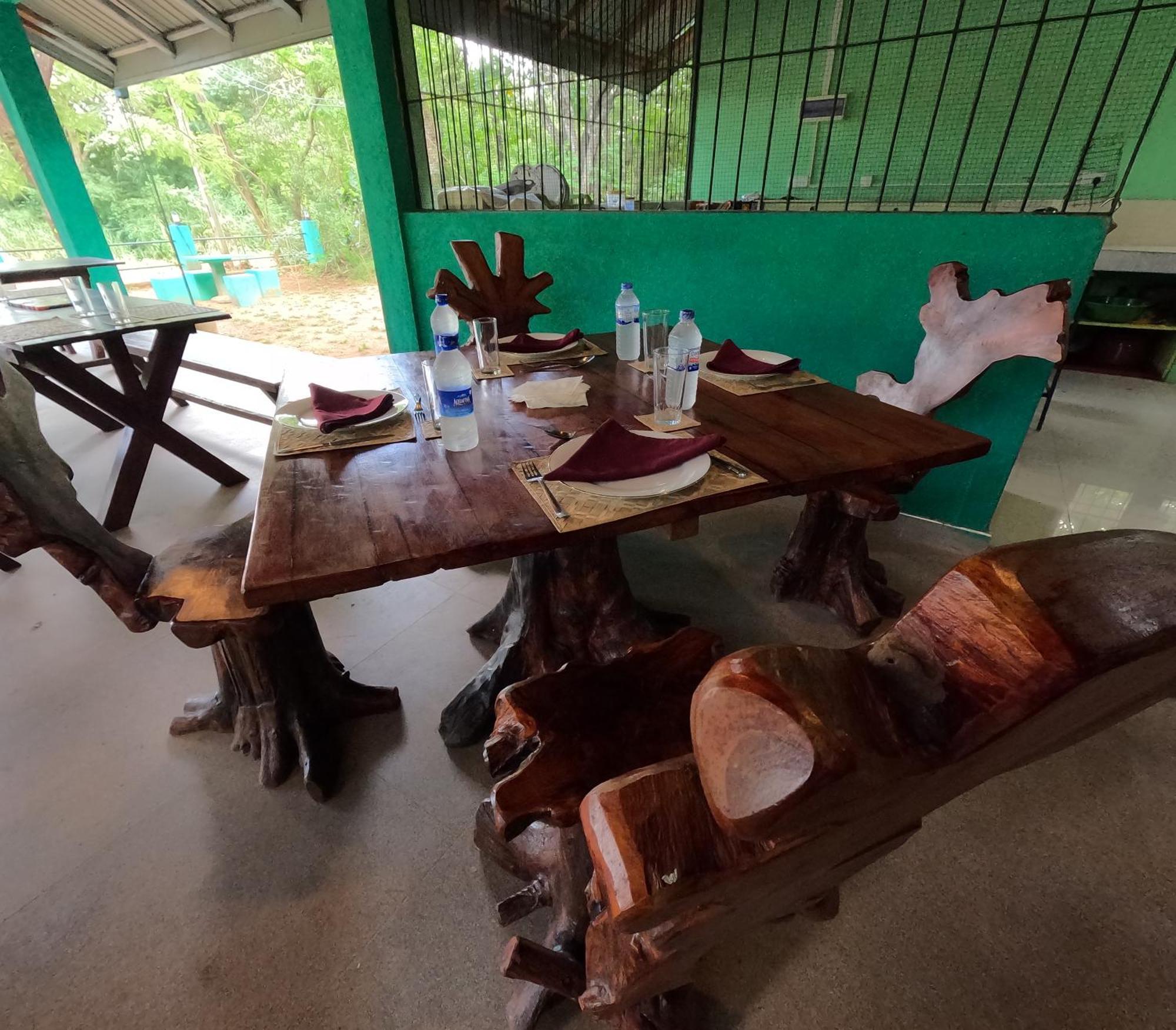 Spice Village Hotel & Restaurant Habarana Extérieur photo