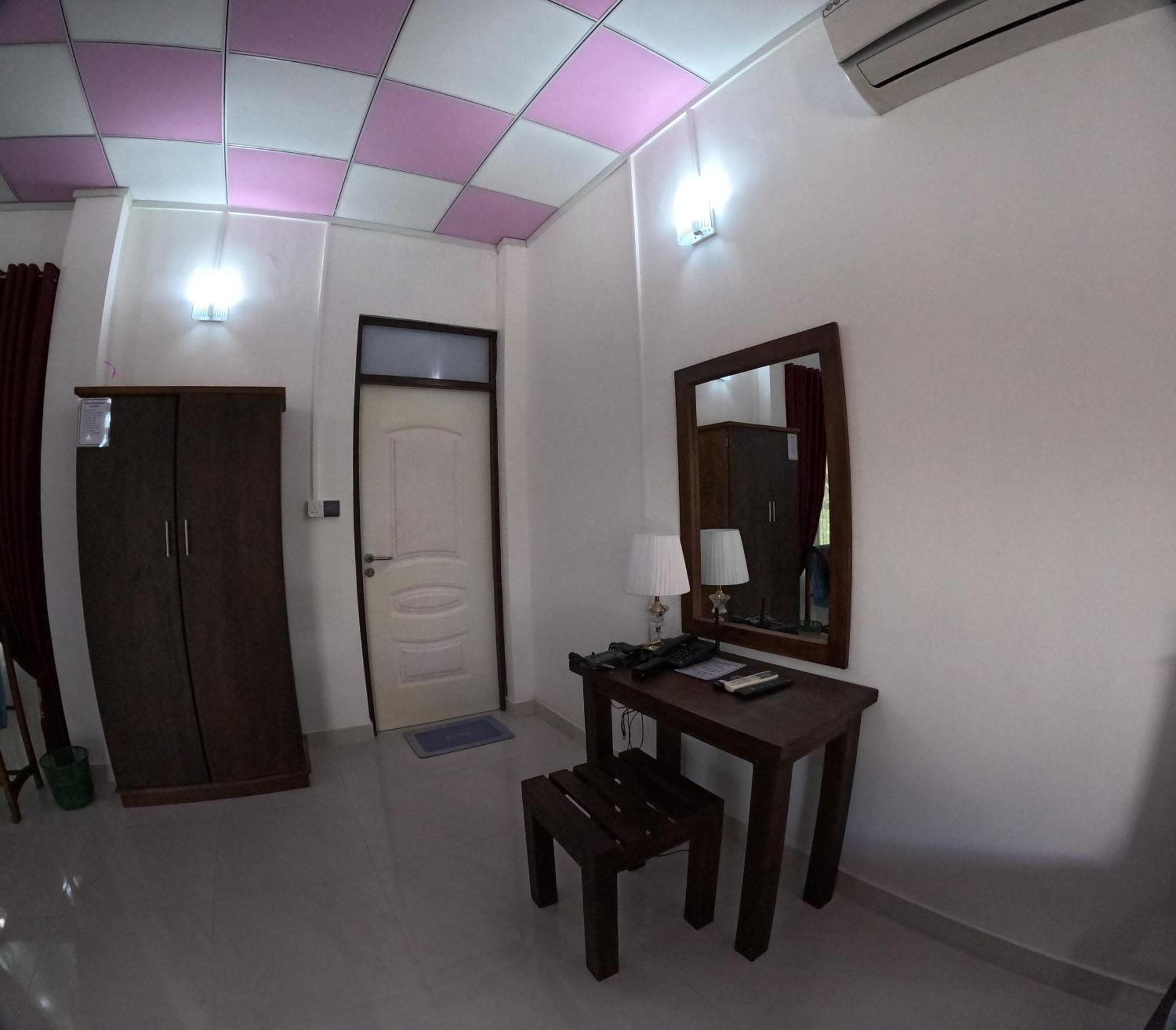Spice Village Hotel & Restaurant Habarana Extérieur photo