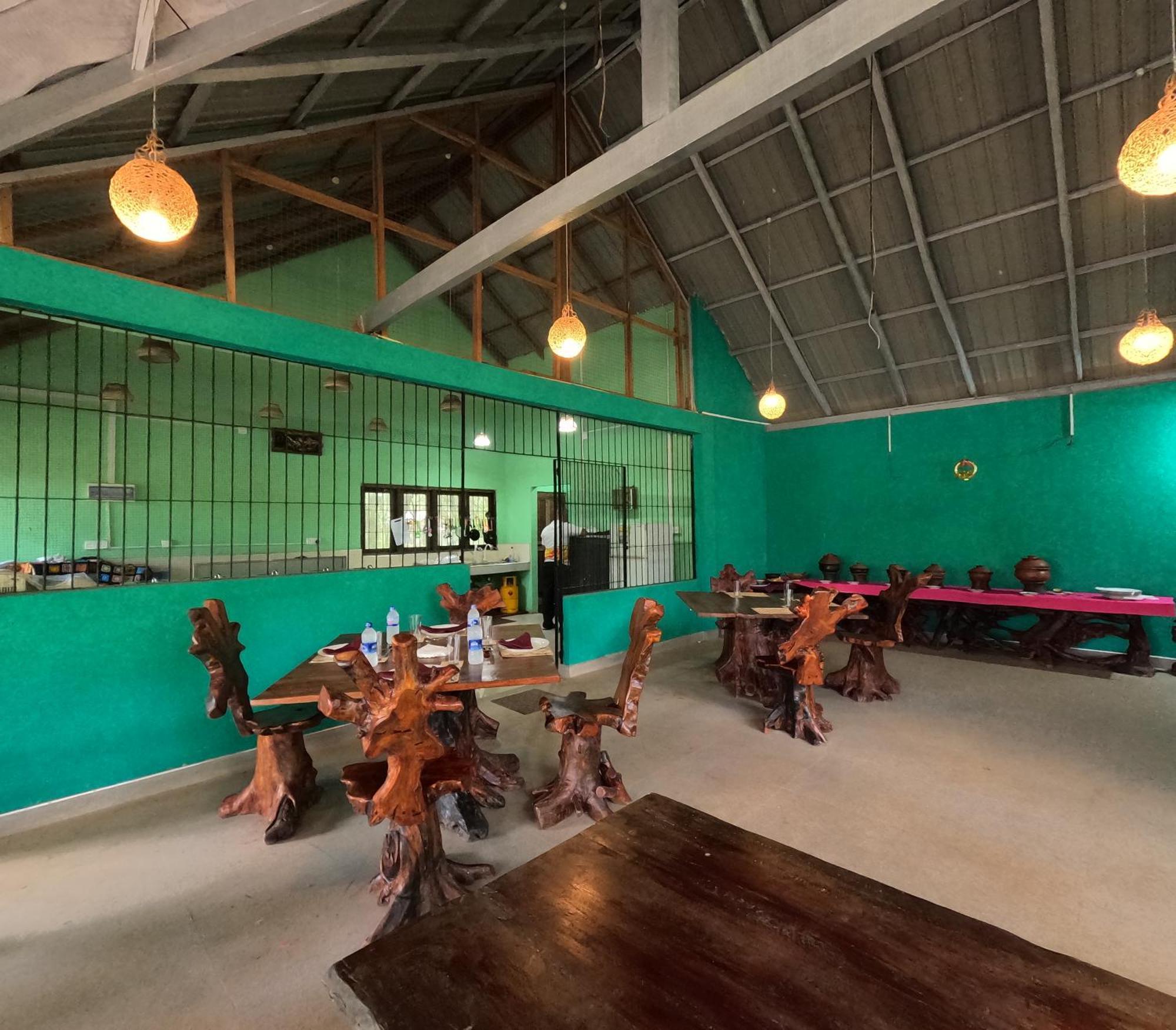 Spice Village Hotel & Restaurant Habarana Extérieur photo