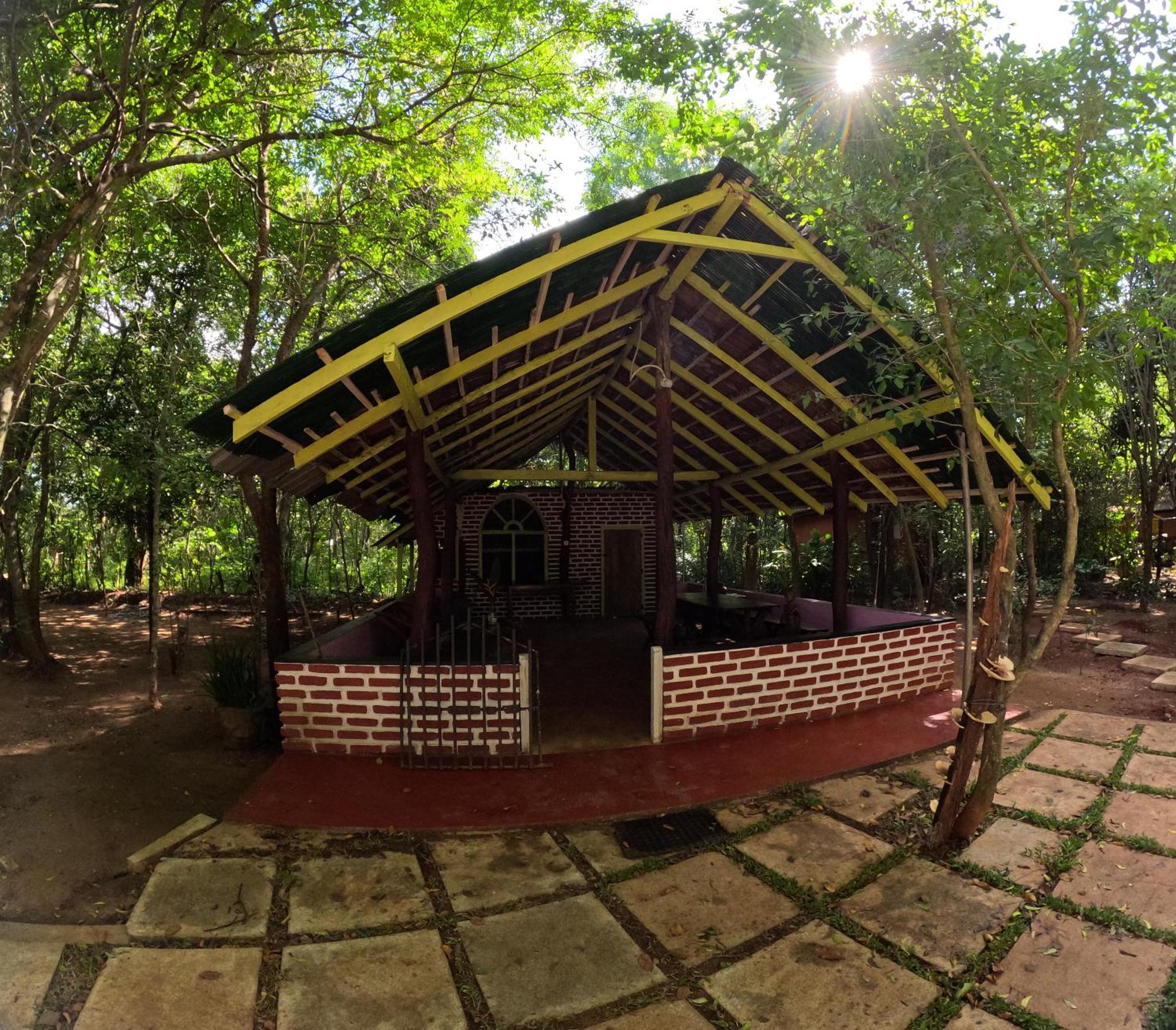 Spice Village Hotel & Restaurant Habarana Extérieur photo