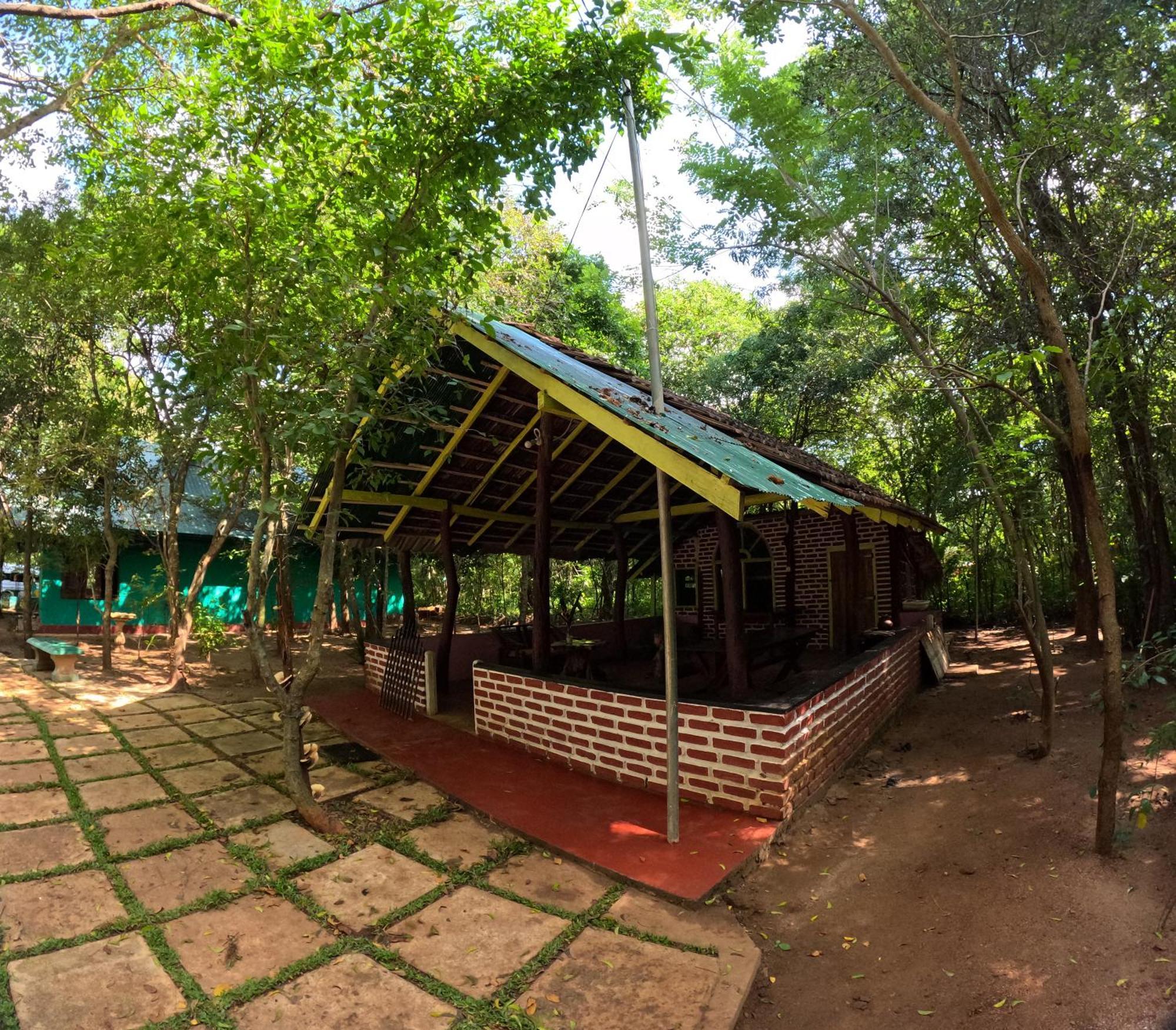 Spice Village Hotel & Restaurant Habarana Extérieur photo