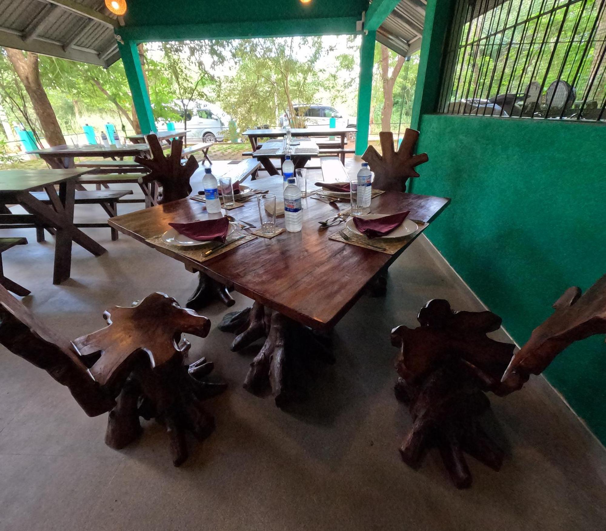 Spice Village Hotel & Restaurant Habarana Extérieur photo