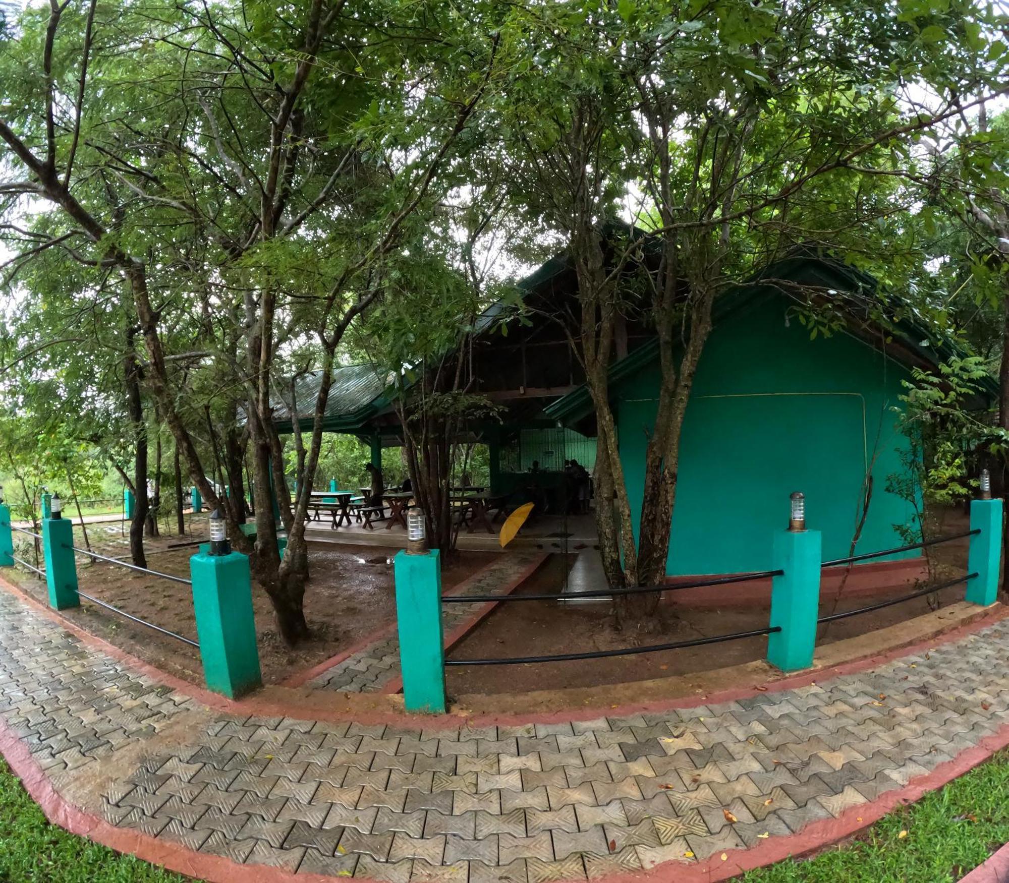 Spice Village Hotel & Restaurant Habarana Extérieur photo