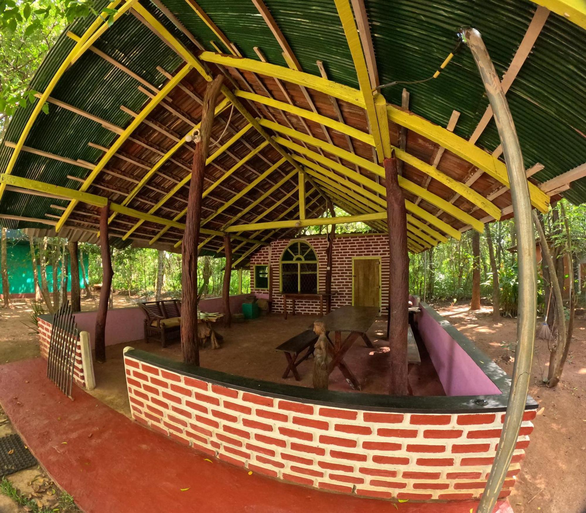 Spice Village Hotel & Restaurant Habarana Extérieur photo