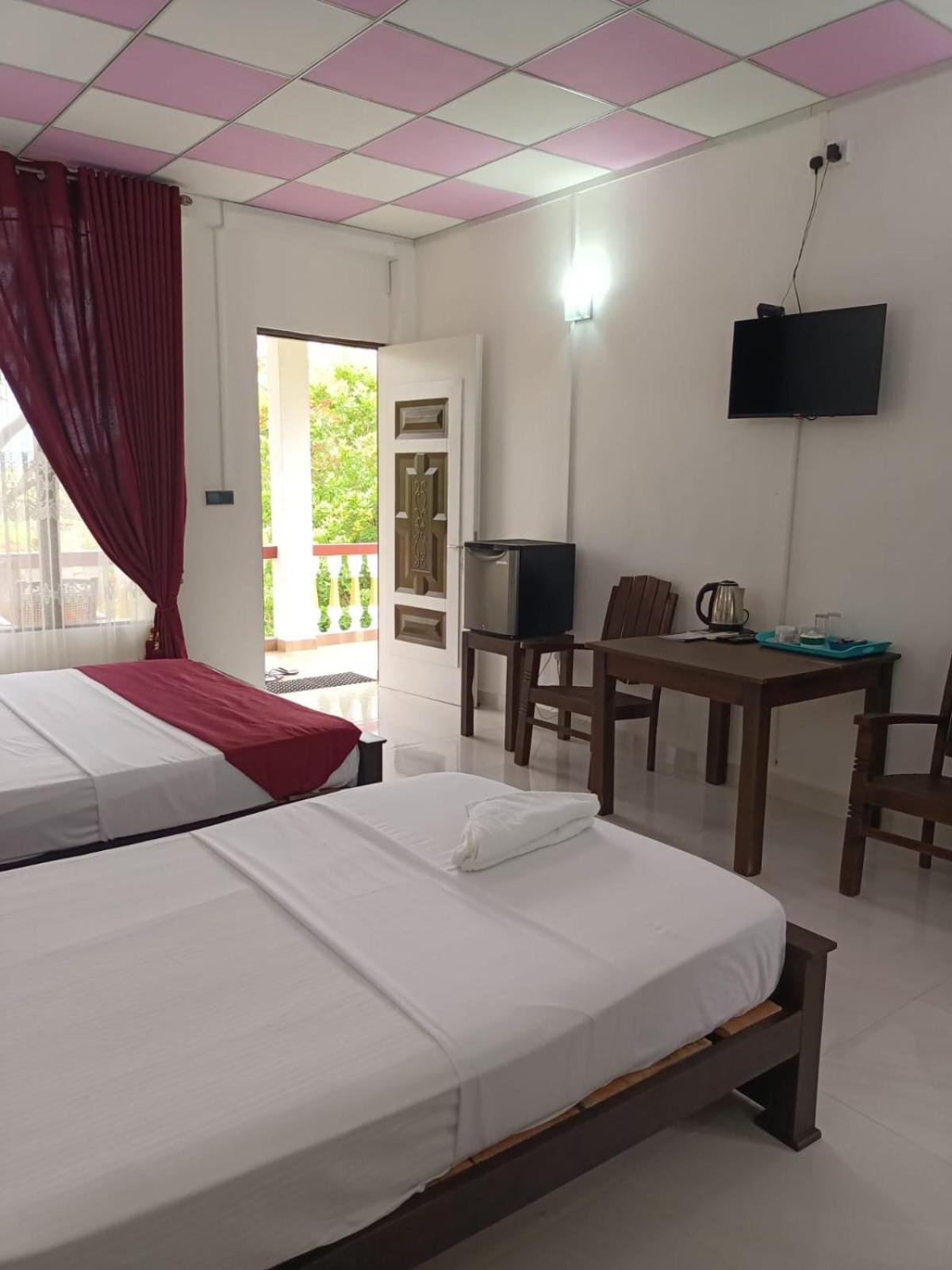 Spice Village Hotel & Restaurant Habarana Extérieur photo